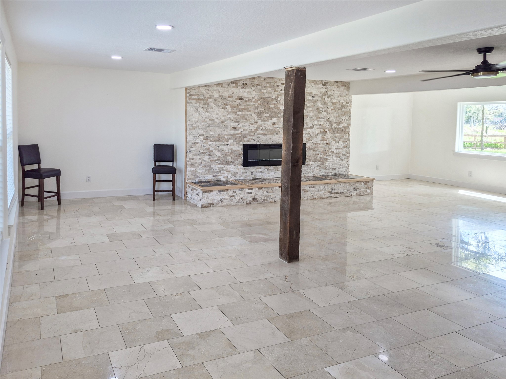 253 County Road 840 Angleton, TX 77515 - Photo 11 of 29 Second Living Area/Game room