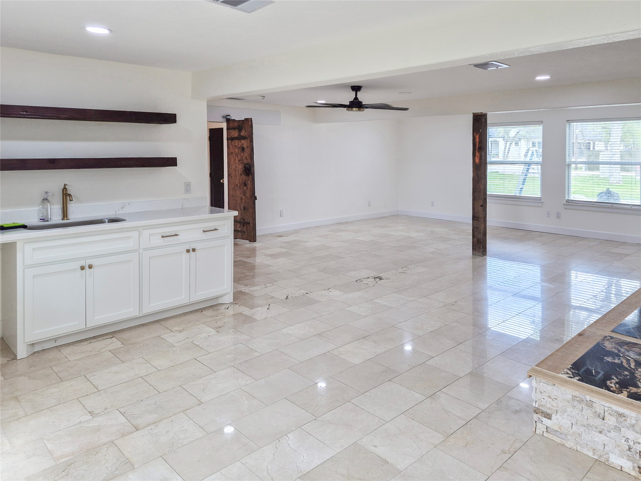 253 County Road 840 Angleton, TX 77515 - Photo 13 of 29