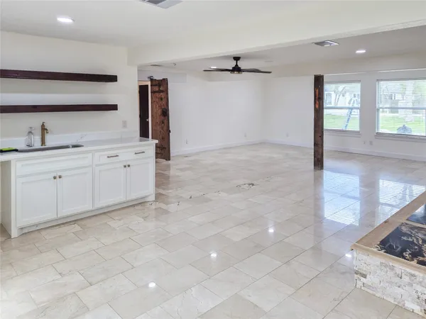 $425,000 | 253 County Road 840, Angleton, TX 77515