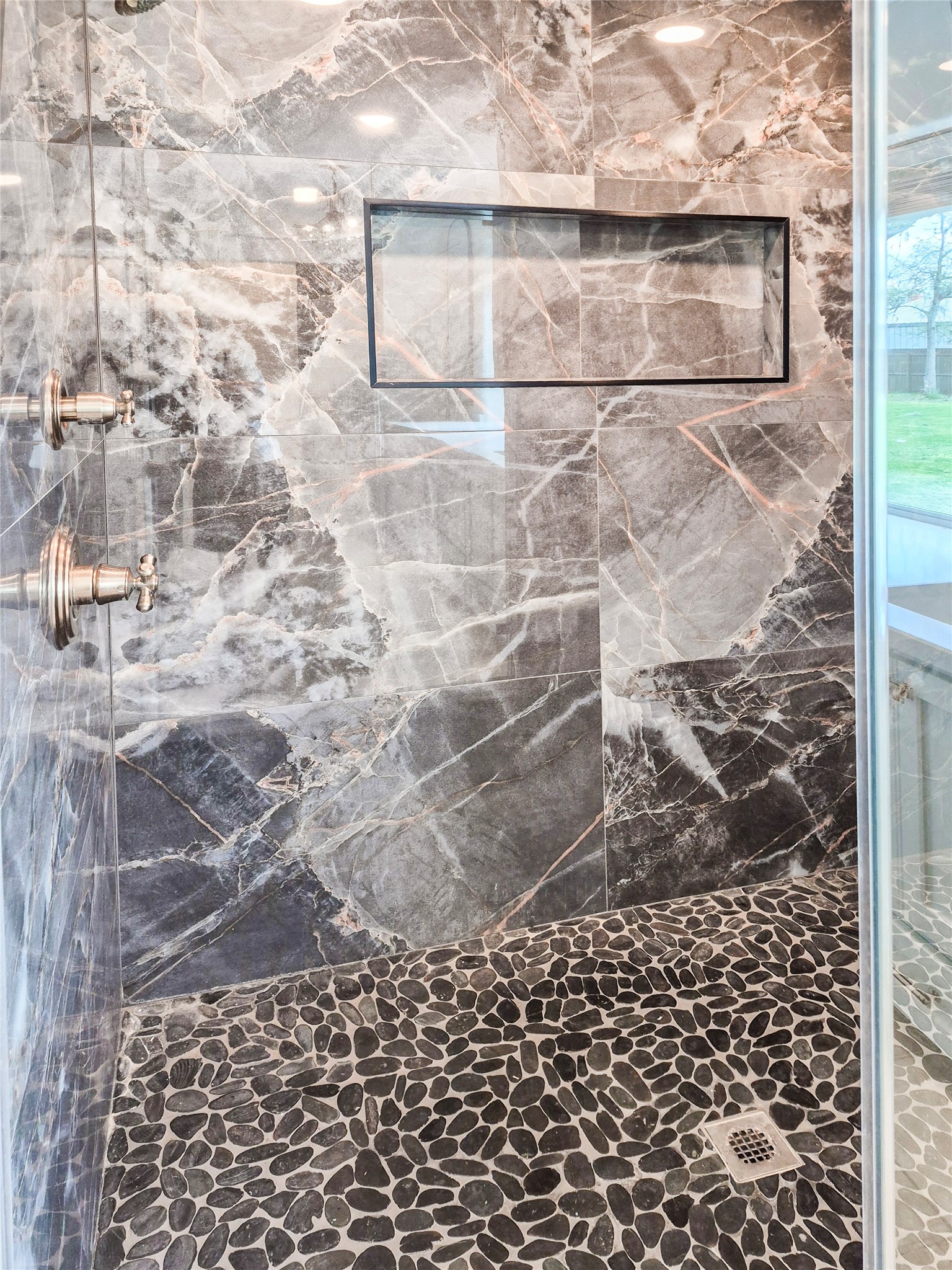 253 County Road 840 Angleton, TX 77515 - Photo 16 of 29 Primary shower