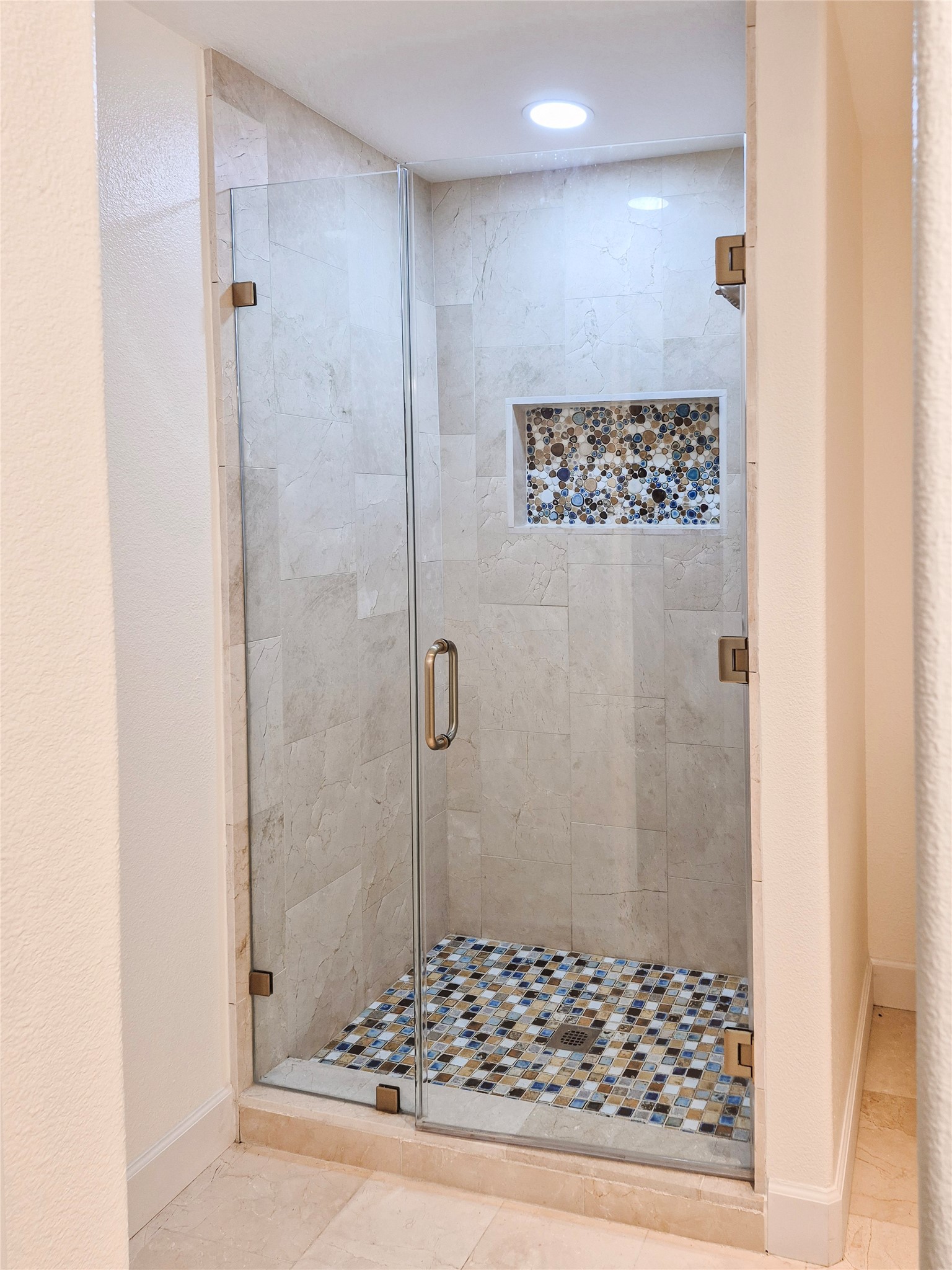 253 County Road 840 Angleton, TX 77515 - Photo 23 of 29 2nd Primary Shower