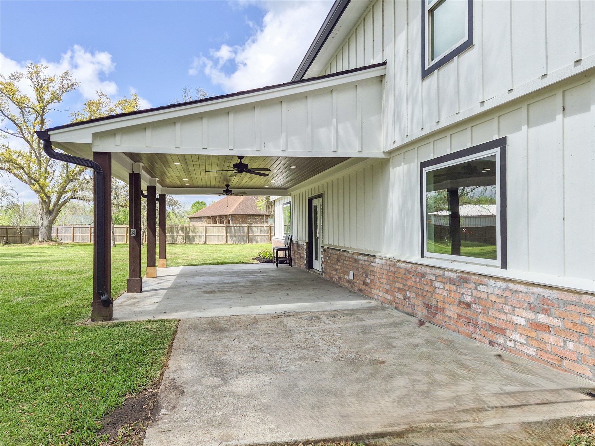 253 County Road 840 Angleton, TX 77515 - Photo 27 of 29 Back Patio