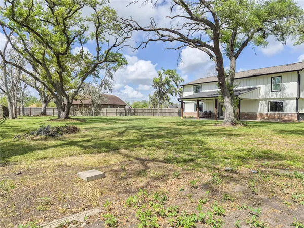 $425,000 | 253 County Road 840, Angleton, TX 77515