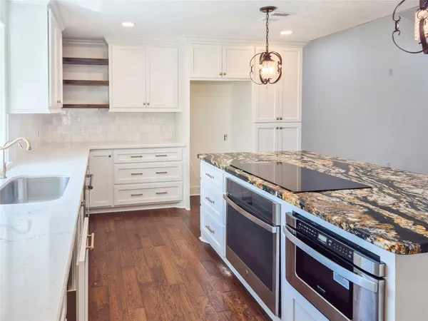 $425,000 | 253 County Road 840, Angleton, TX 77515