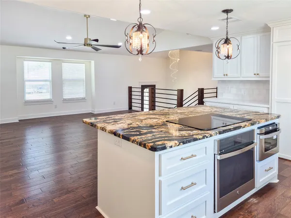 $425,000 | 253 County Road 840, Angleton, TX 77515