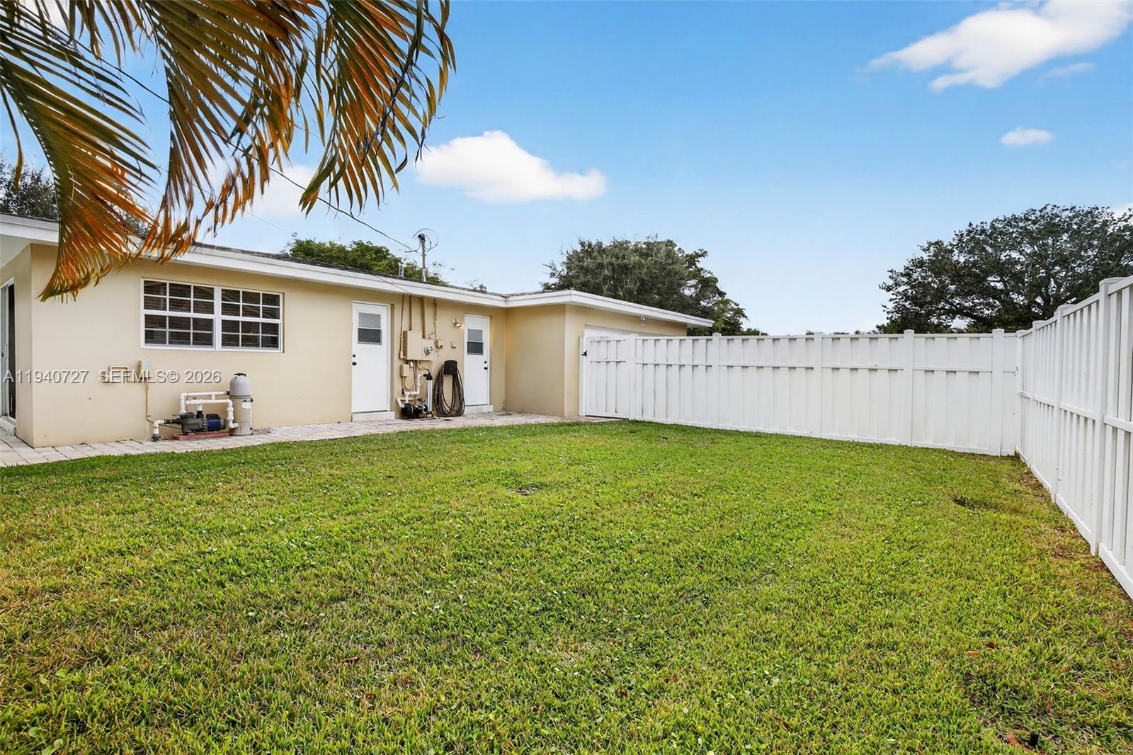 280 Southwest 63rd Avenue Plantation, FL 33317 - Photo 36 of 53 a view of a house with backyard and garden
