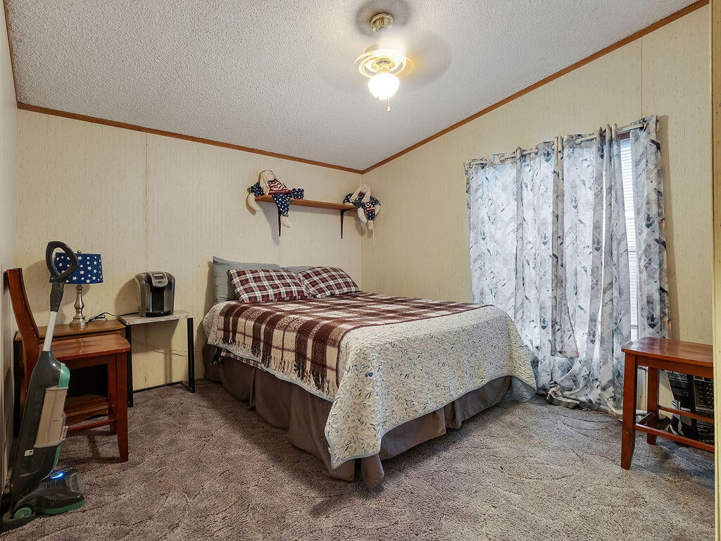 13779 Matney Road Klamath Falls, OR 97603 - Photo 23 of 26 PC170068