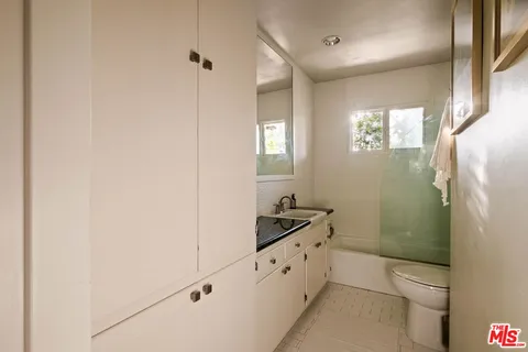 $1,385,000 | 2855 Effie Street, Los Angeles, CA 90026