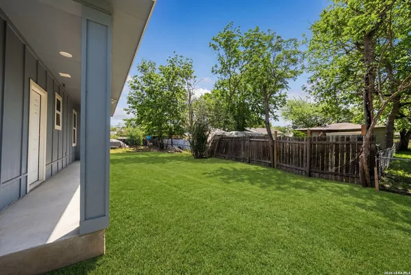 $290,000 | 717 Avenue C, Seguin, TX 78155