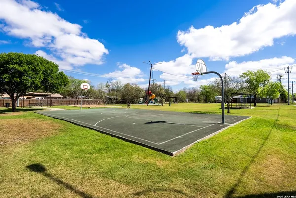 $290,000 | 717 Avenue C, Seguin, TX 78155