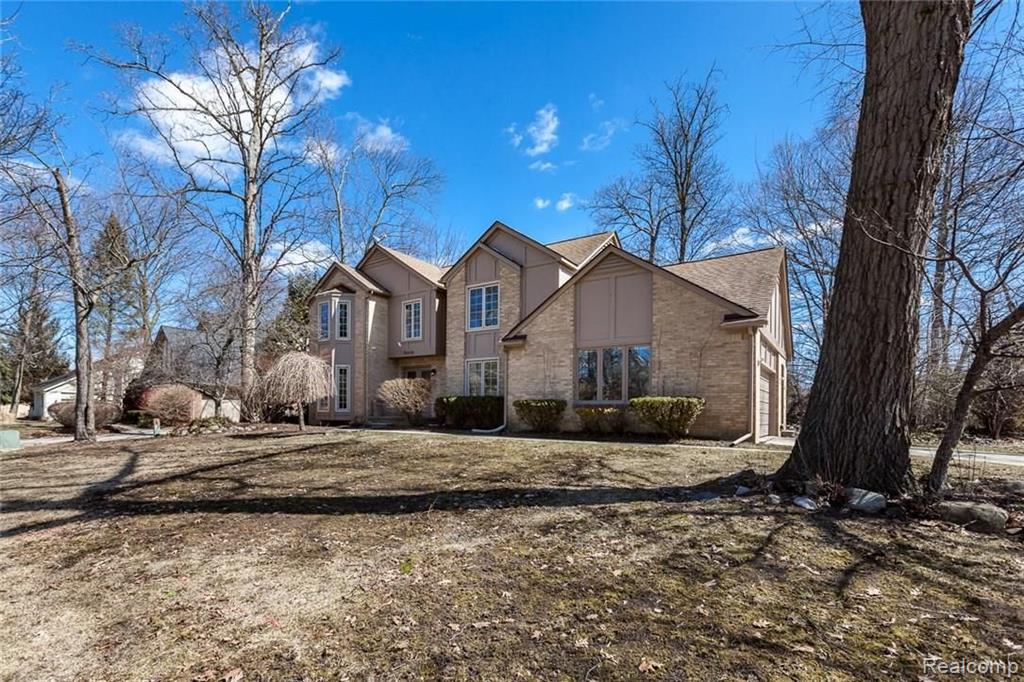 30516 Huntsman Drive West Farmington Hills, MI 48331 - Photo 2 of 54