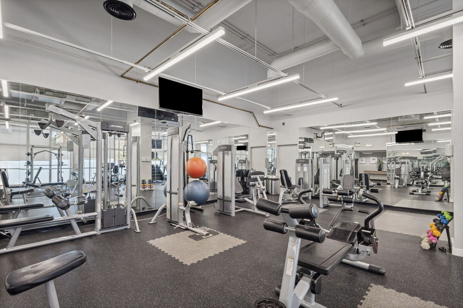 655 West Irving Park Road, Unit 702 Chicago, IL 60613 - Photo 15 of 24 Gallery Image 15