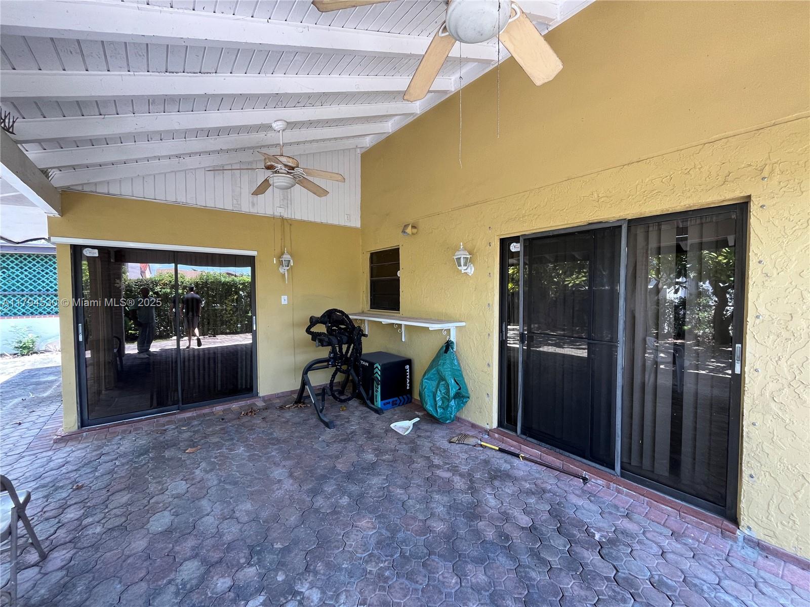 Sunset Miami, FL 33173 - Photo 2 of 10