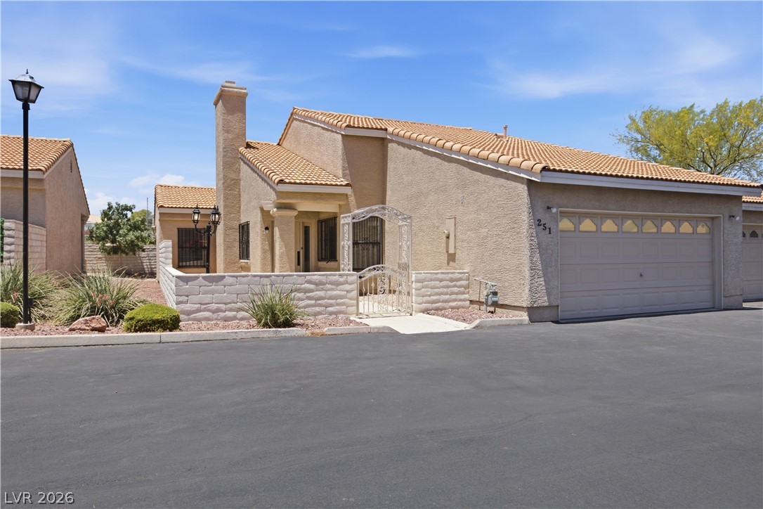 251 North Cimarron Road Las Vegas, NV 89145 - Photo 25 of 41