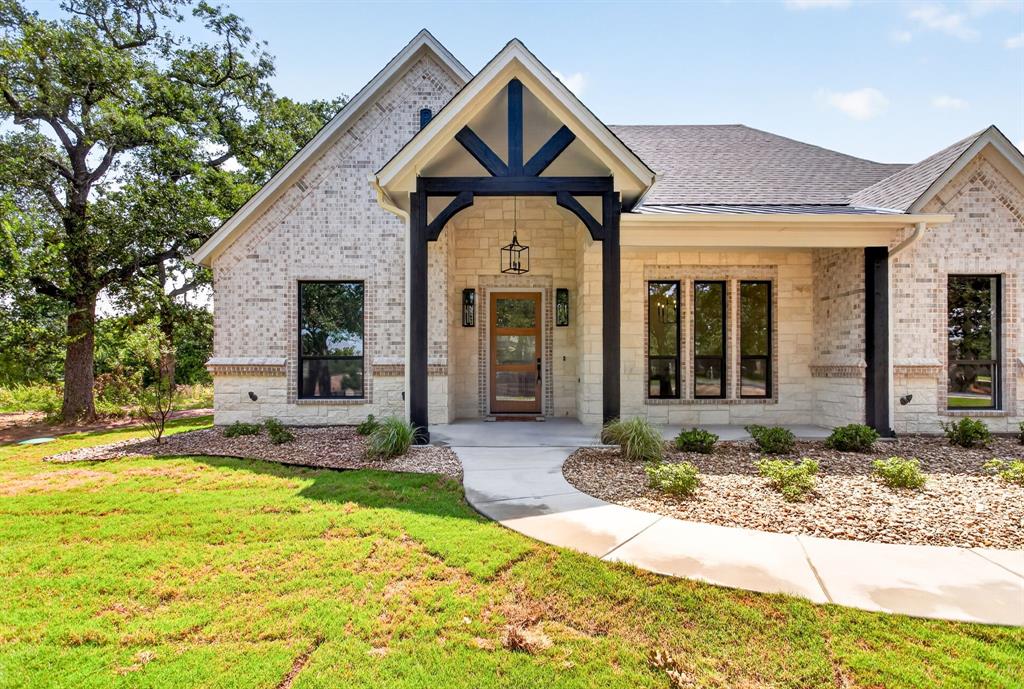 126 Champions Way Azle, TX 76020 - Photo 4 of 40