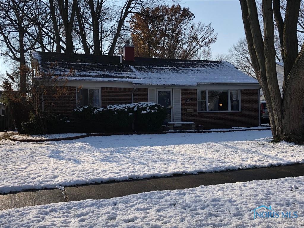 4543 Thackeray Road Maumee, OH 43537 - Photo 2 of 23 Gallery Image 2