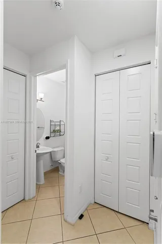 $699,900 | 878 Northeast 191st Street, Miami, FL 33179