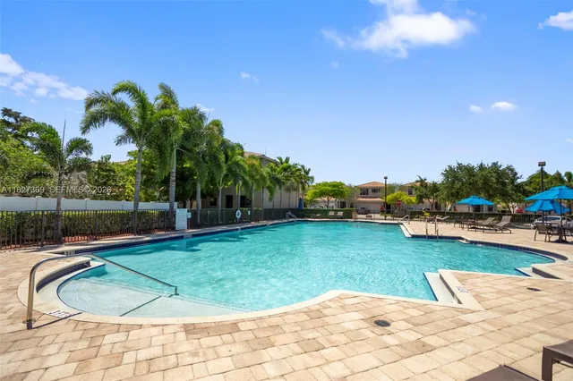 $699,900 | 878 Northeast 191st Street, Miami, FL 33179