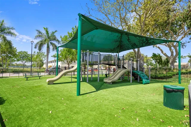 $699,900 | 878 Northeast 191st Street, Miami, FL 33179