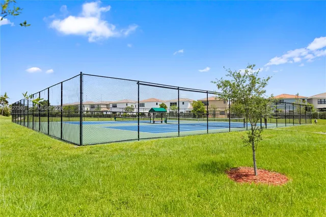 $699,900 | 878 Northeast 191st Street, Miami, FL 33179