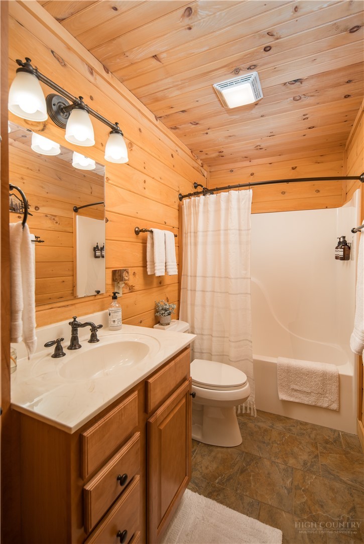 359 Running Deer Trail Boone, NC 28607 - Photo 11 of 35 Gallery Image 11