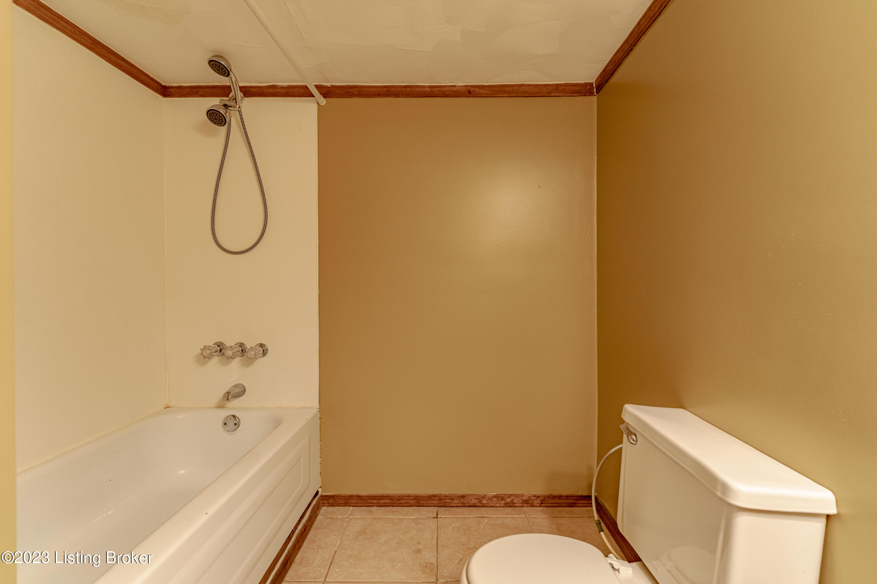 4919 Cane Run Road Louisville, KY 40216 - Photo 43 of 48 DSC05865