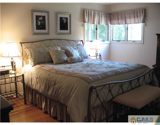 10 Pearl Road East Brunswick, NJ 08816 - Photo 4 of 10 Gallery Image 4