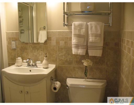 10 Pearl Road East Brunswick, NJ 08816 - Photo 5 of 10 Gallery Image 5