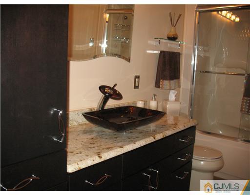 10 Pearl Road East Brunswick, NJ 08816 - Photo 6 of 10 Gallery Image 6