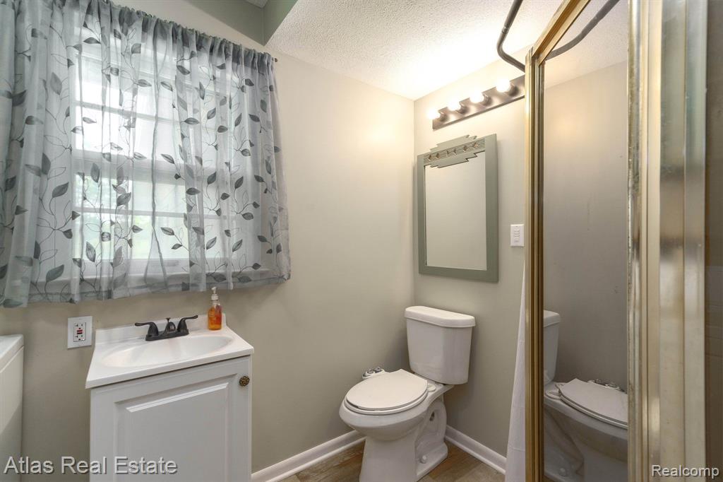 9450 Hogan Road Fenton, MI 48430 - Photo 24 of 36