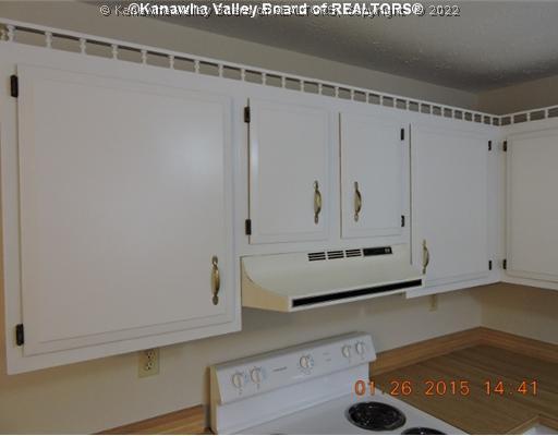 925 Grandview Road Daniels, WV 25832 - Photo 4 of 16 Kitchen.
