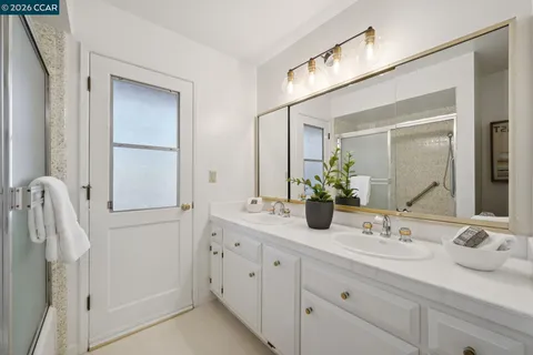 $1,595,000 | 300 Constance Place, Moraga, CA 94556