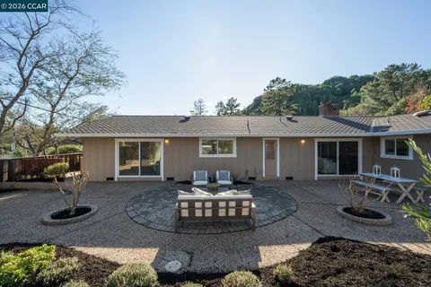 $1,595,000 | 300 Constance Place, Moraga, CA 94556