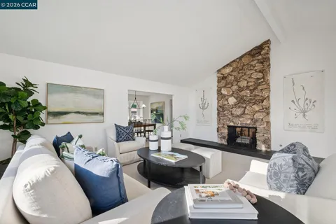$1,595,000 | 300 Constance Place, Moraga, CA 94556