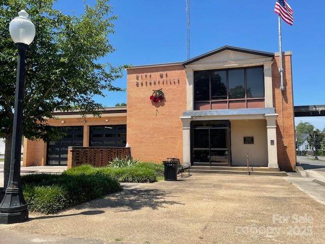 323-j C J C Dellinger Road Cherryville, NC 28021 - Photo 24 of 29 a front view of a house with a yard