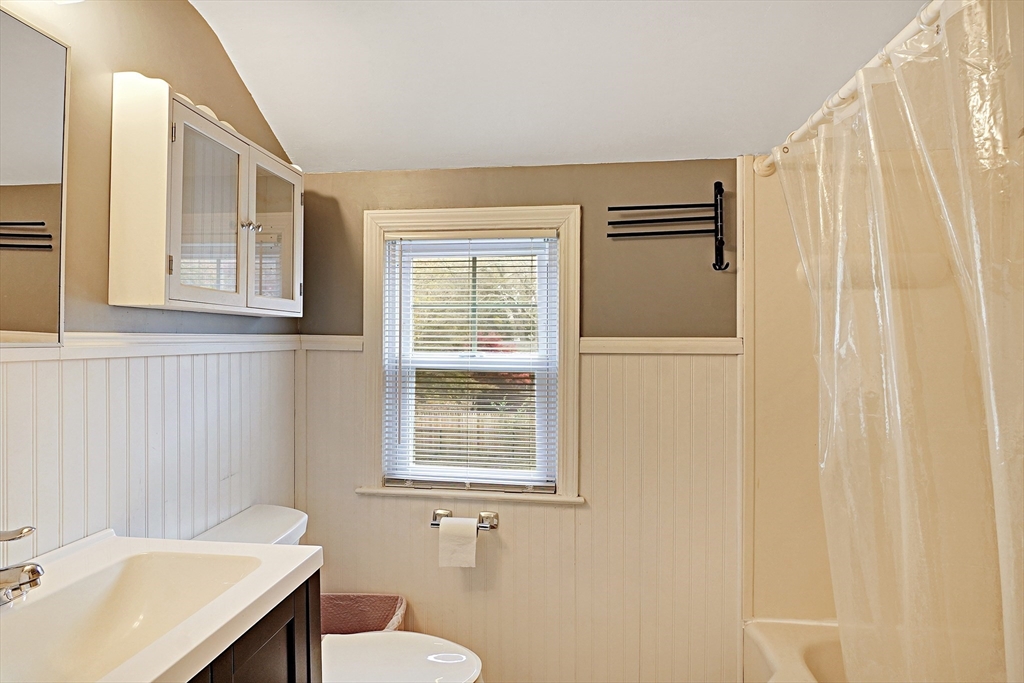 1606 Wilbraham Road Springfield, MA 01119 - Photo 18 of 25