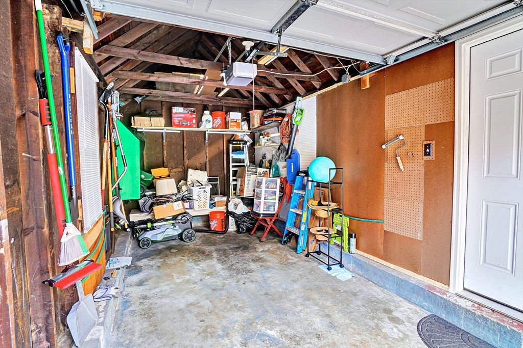 1606 Wilbraham Road Springfield, MA 01119 - Photo 4 of 25