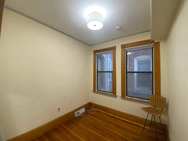$2,300 | 223 Paris Street, Unit 1, Boston, MA 02128