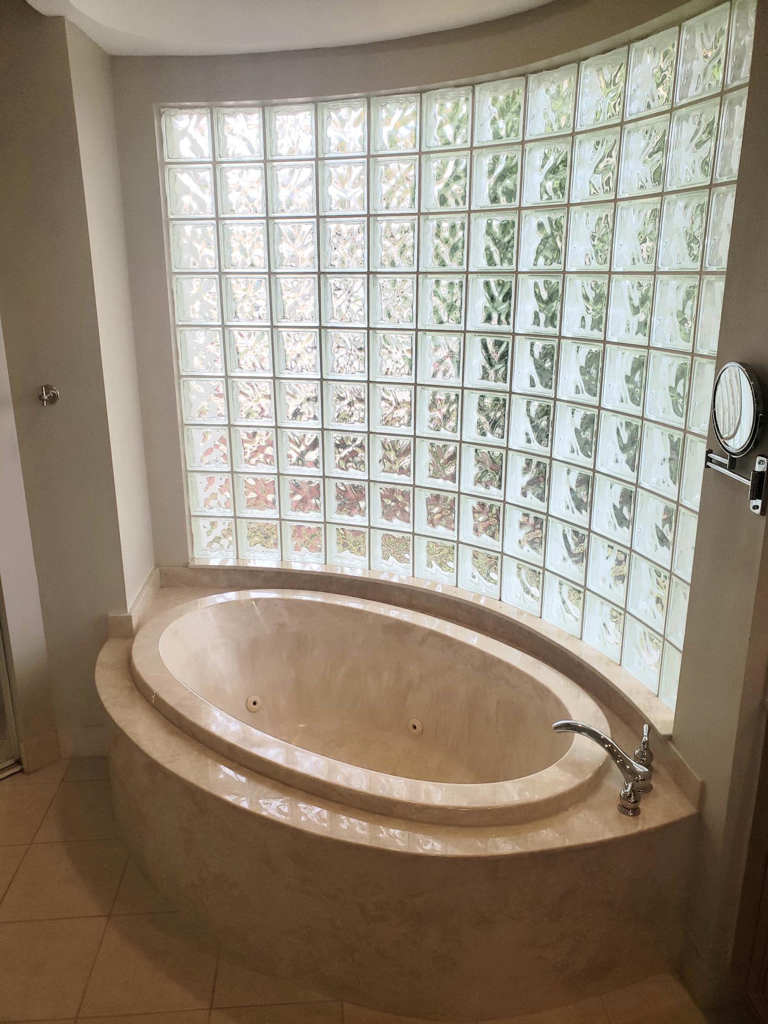 610 Scrubjay Drive Jupiter, FL 33458 - Photo 15 of 29 5ea2e3019c5b-mbath2