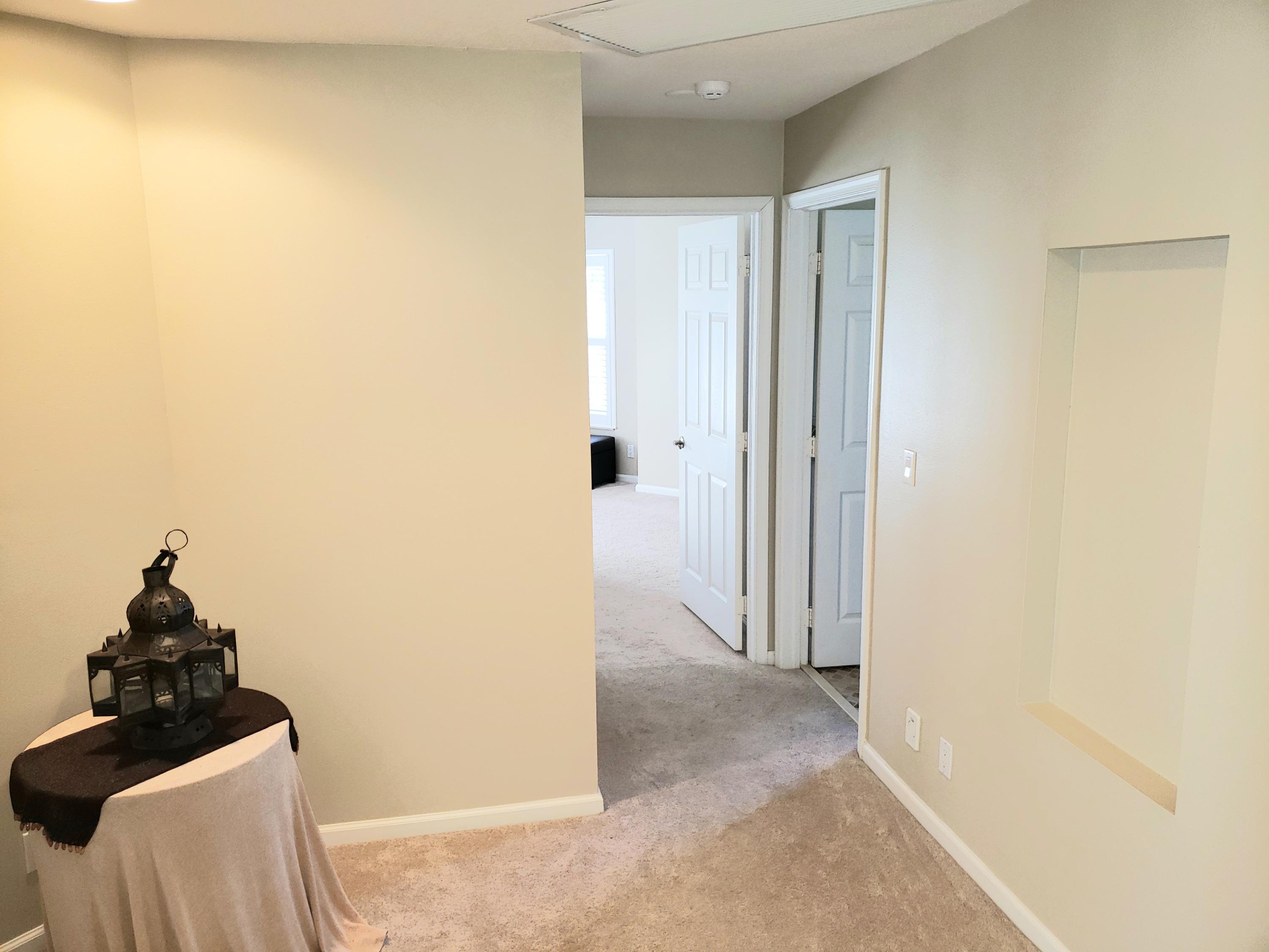 610 Scrubjay Drive Jupiter, FL 33458 - Photo 17 of 29 4dfb2a0b9367-upstairs_hallway