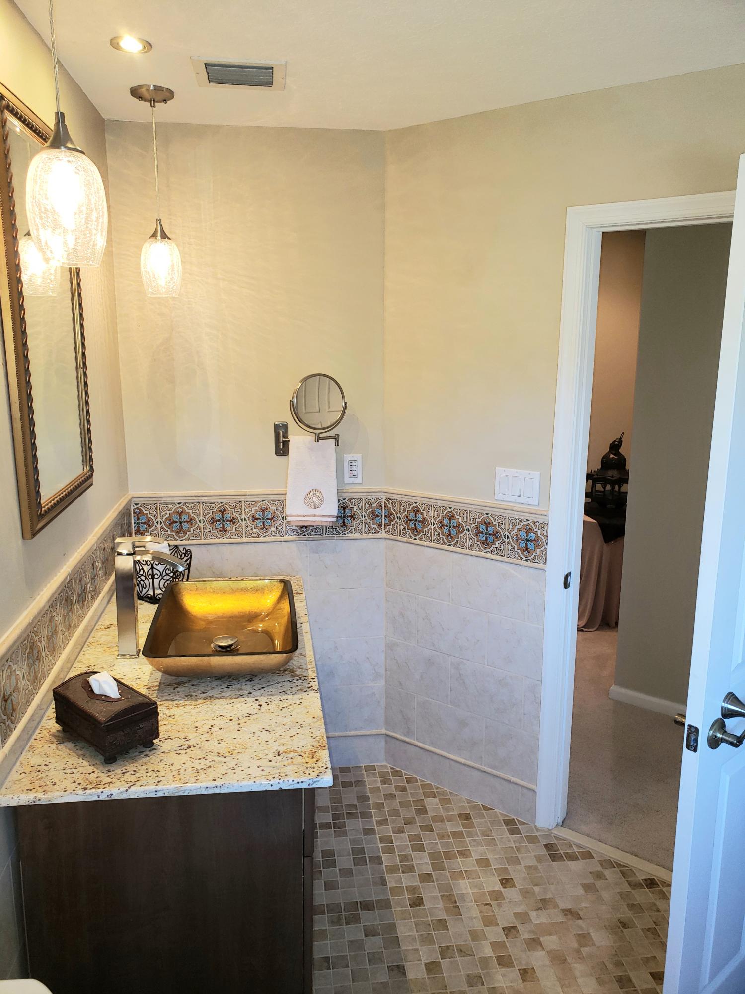 610 Scrubjay Drive Jupiter, FL 33458 - Photo 23 of 29 2c32eeffe662-upstairs_bath2