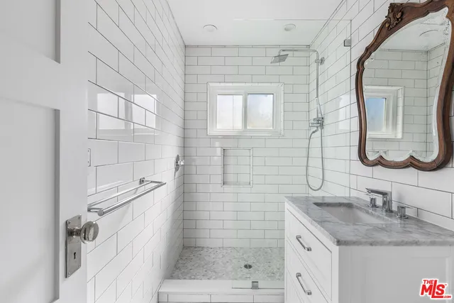 $2,650 | 1929 Tamarind Avenue, Unit 8, Los Angeles, CA 90068