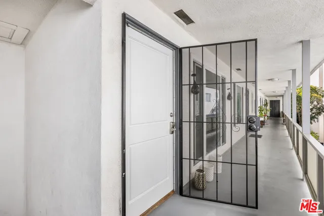 $2,650 | 1929 Tamarind Avenue, Unit 8, Los Angeles, CA 90068