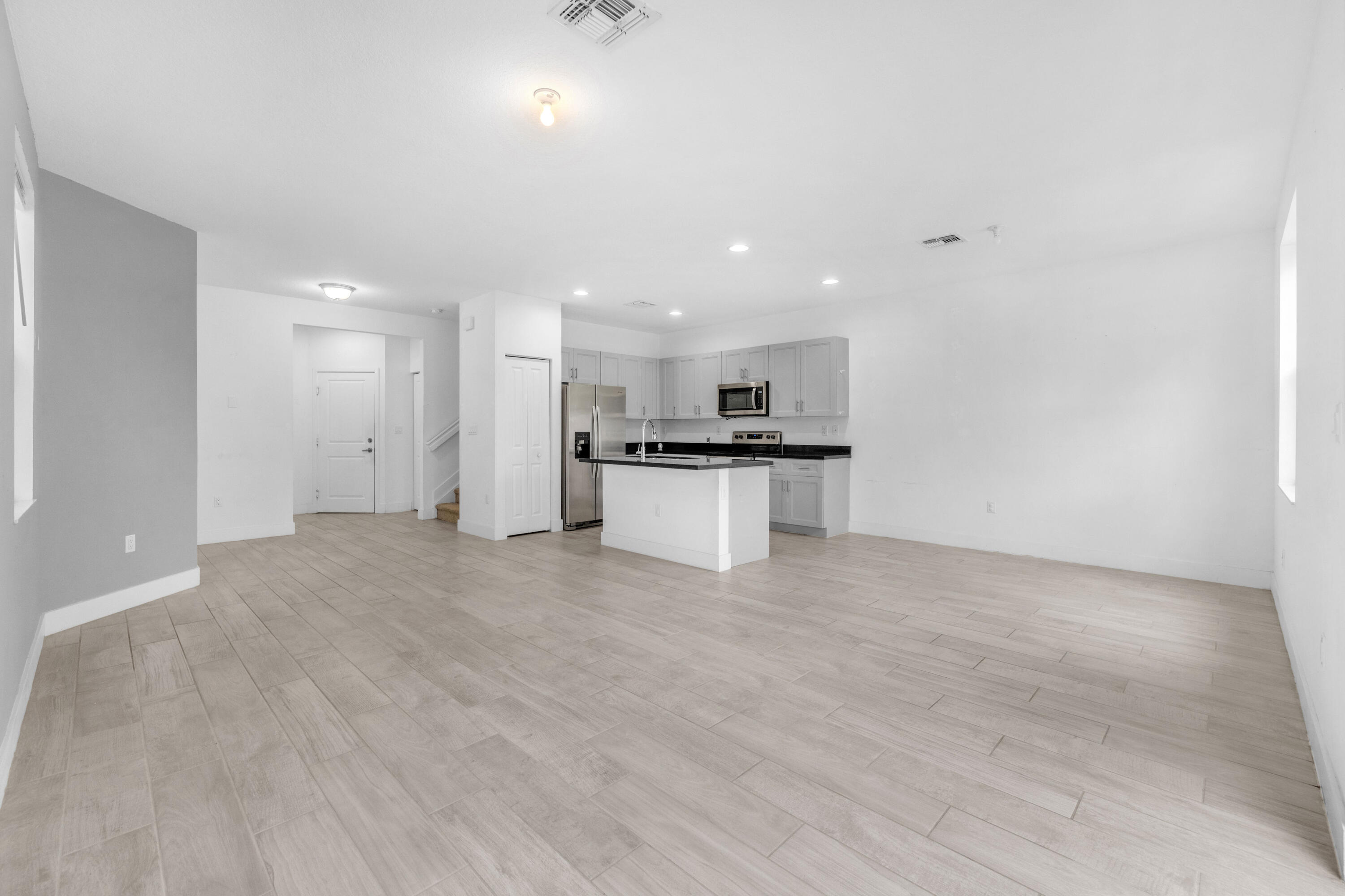 2999 Butternut Lane Riviera Beach, FL 33410 - Photo 16 of 52 Living Area
