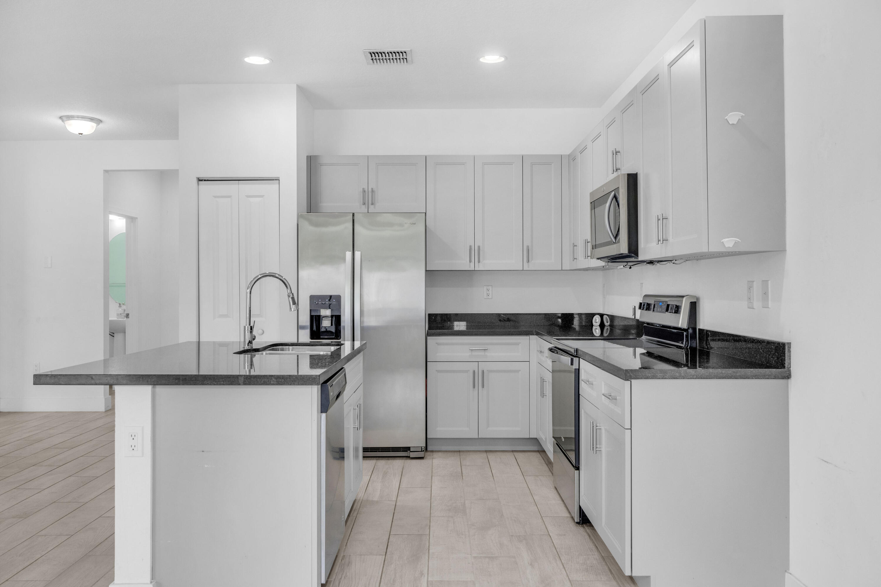 2999 Butternut Lane Riviera Beach, FL 33410 - Photo 23 of 52 Kitchen