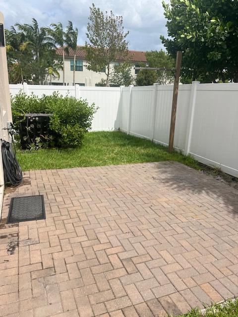 2999 Butternut Lane Riviera Beach, FL 33410 - Photo 8 of 52 Backyard