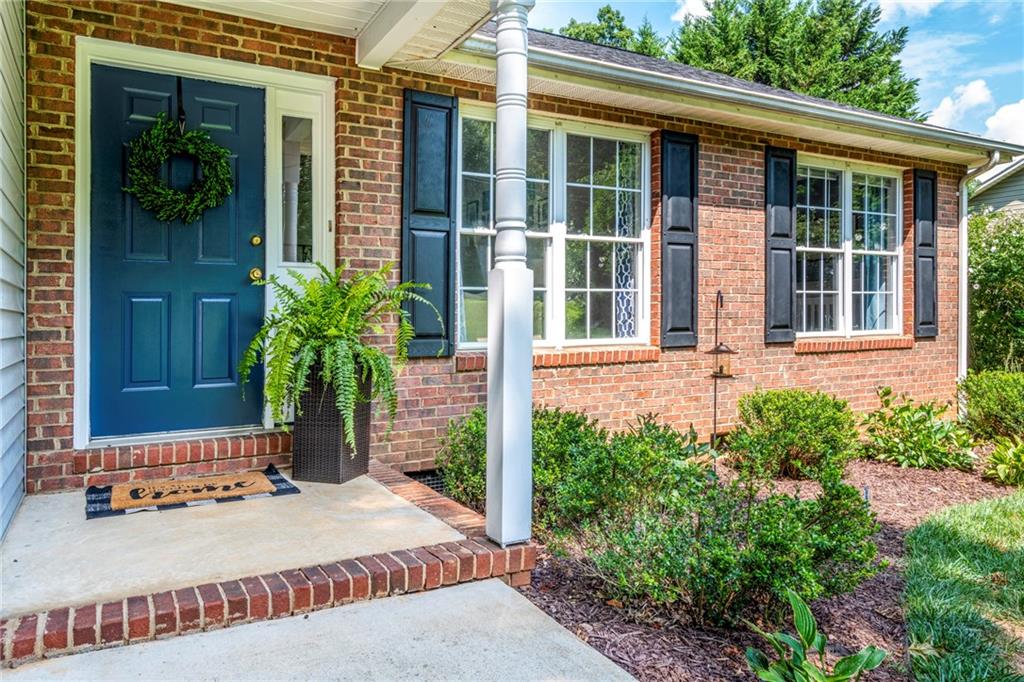 4370 River Road Hickory, NC 28602 - Photo 2 of 18