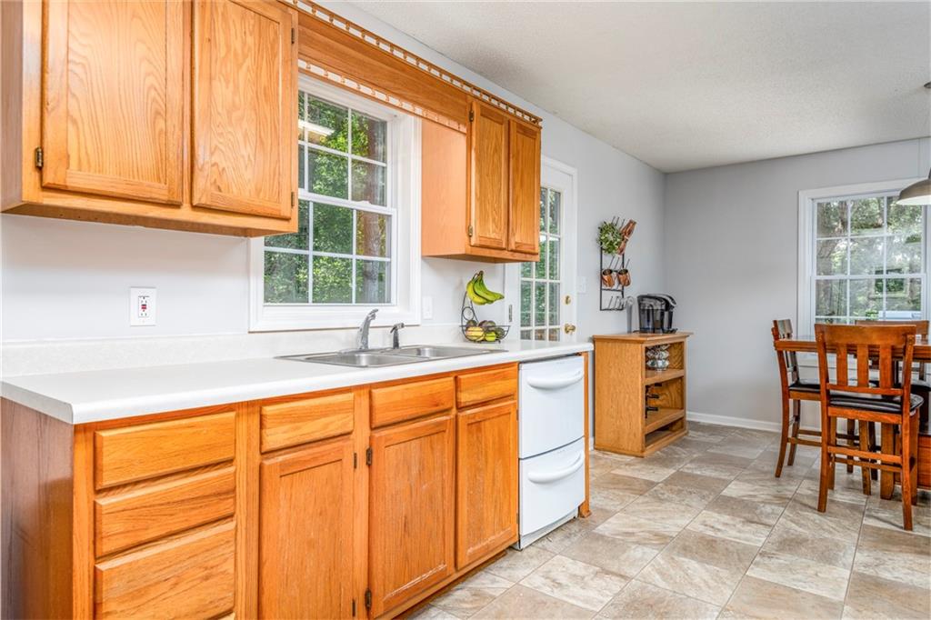 4370 River Road Hickory, NC 28602 - Photo 8 of 18