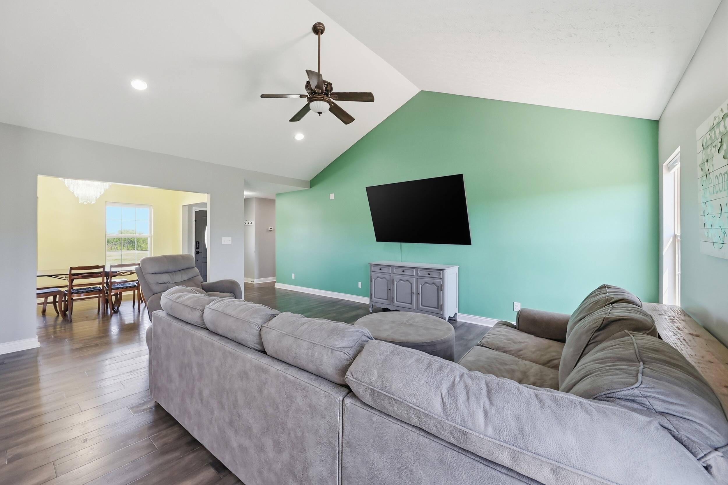 1531 Aaron Barnett Road Lawrenceburg, KY 40342 - Photo 9 of 60 Great Room
