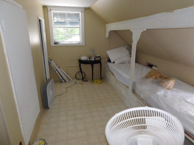 612 West Marigold Avenue Foley, AL 36535 - Photo 8 of 12 Upstairs bedroom